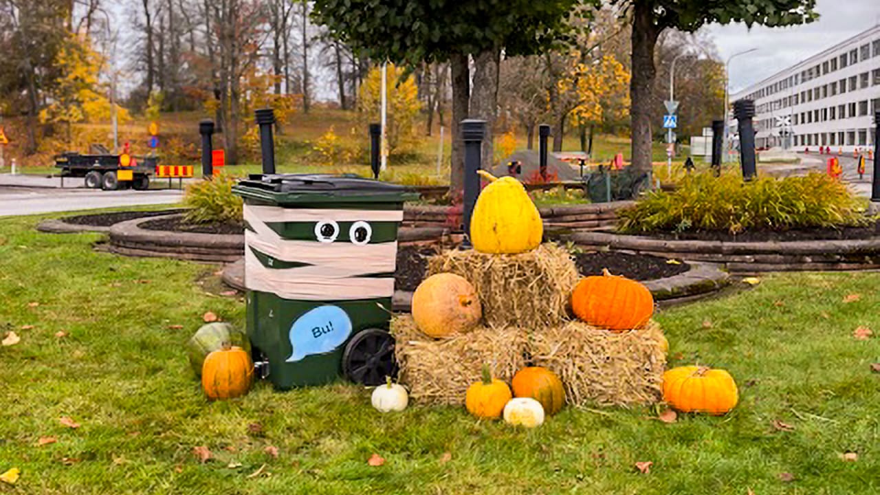 Träffa oss på torget under Halloween