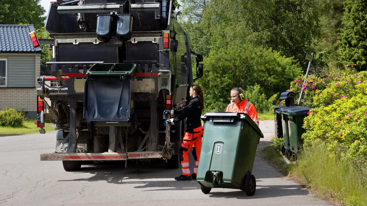 Så håller du sopkärlet fräscht i sommarvärmen