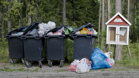 Gör produktion av fossil plast dyrare!