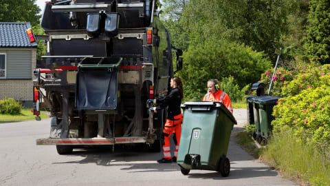 Så håller du sopkärlet fräscht i sommarvärmen